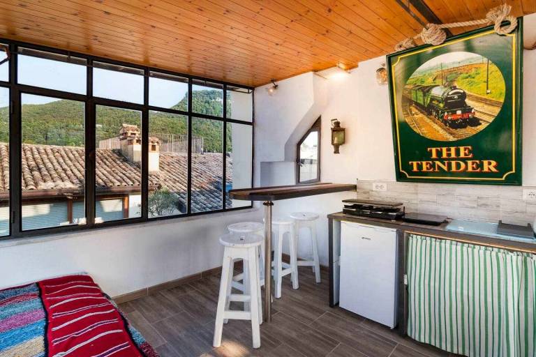 Vacation home with patio | Lake view — photo 3