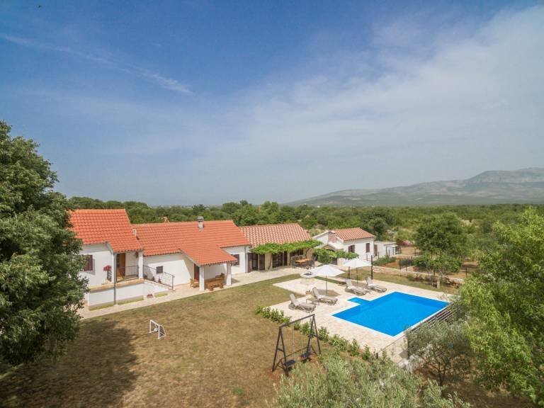 Family-friendly villa with patio, garden & private pool | Pets are welcome — photo 4