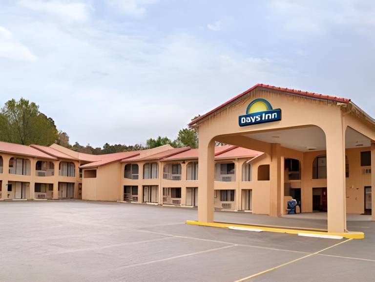 Days Inn by Wyndham Ruidoso Downs in Ruidoso Downs, NM