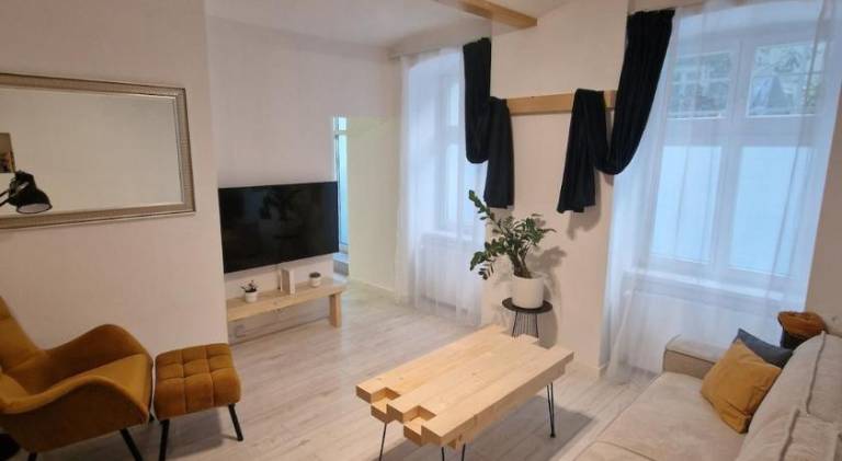 Urban Chic Living - Bratislava Old Town, Walk Everywhere in Bratislava
