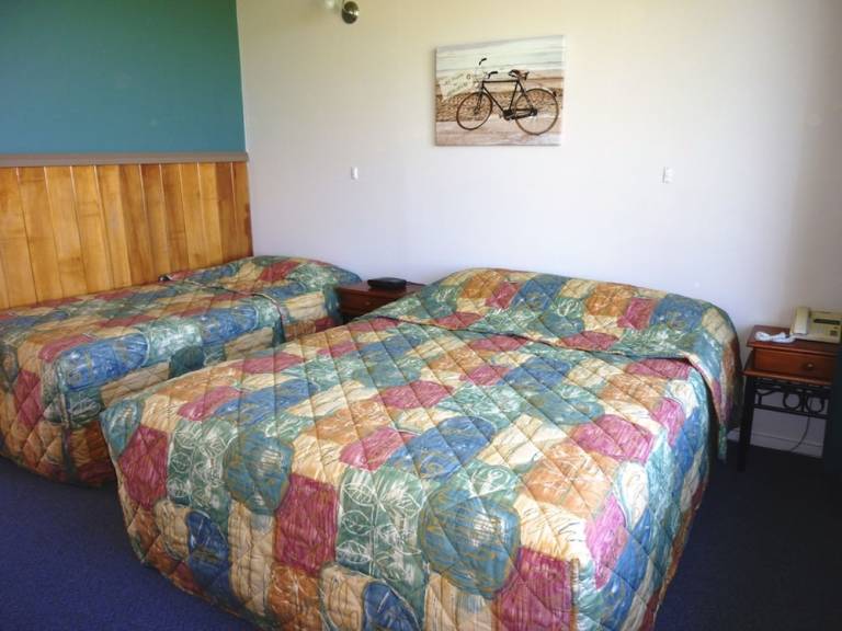 Motel  Deloraine