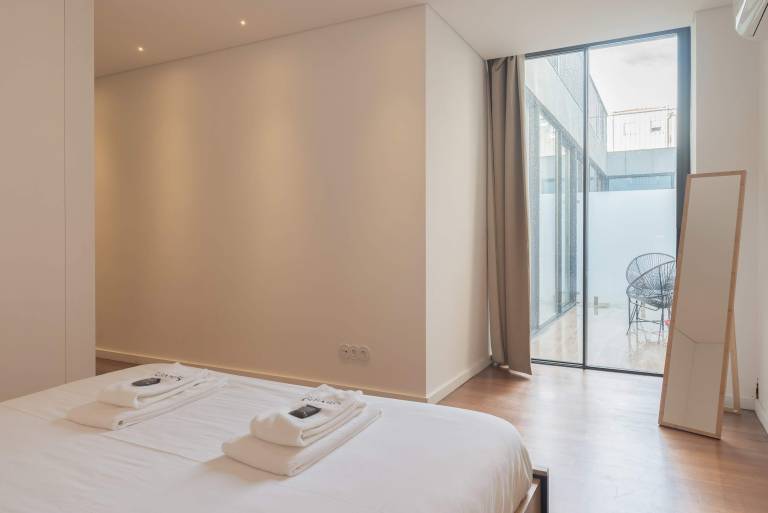 Child-friendly apartment with fast internet & patio | Next to São Bento Railway Station | Pets allowed — photo 4