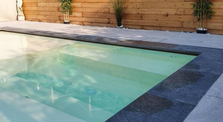 Serviced apartment with pool, hot tub & garden | Suitable for remote work in Manerba del Garda