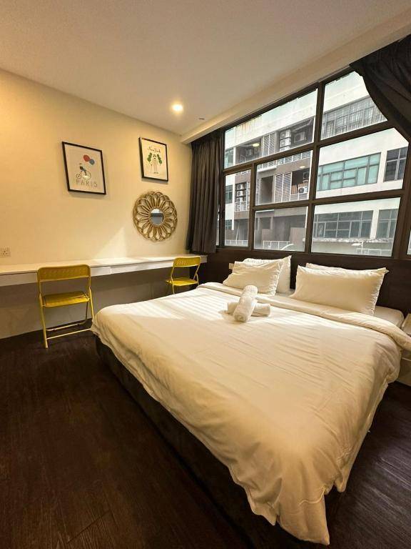 Swing & Pillows Z Hotel Cyberjaya