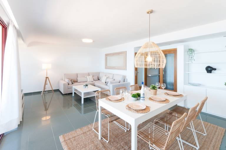 Fully equipped beautiful rental apartment with terrace, pool & yard | Beach nearby | Pet-friendly — photo 5
