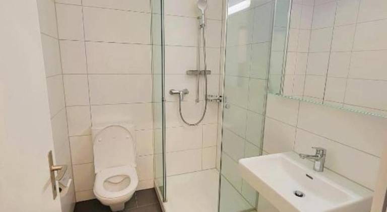 Zurich City Center Apartments next to Zurich HB Main Train Station LA - Self Checkin — photo 2