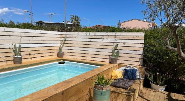 House with pool — photo 3