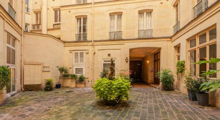 1min Walk From Champs Elysees - Avenue Montaigne - AC - Self-Checkin - Working Desk — photo 4