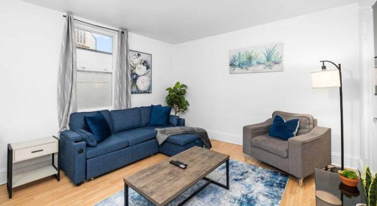 Apartment with 3 rooms for 7 persons in Ottawa, ON