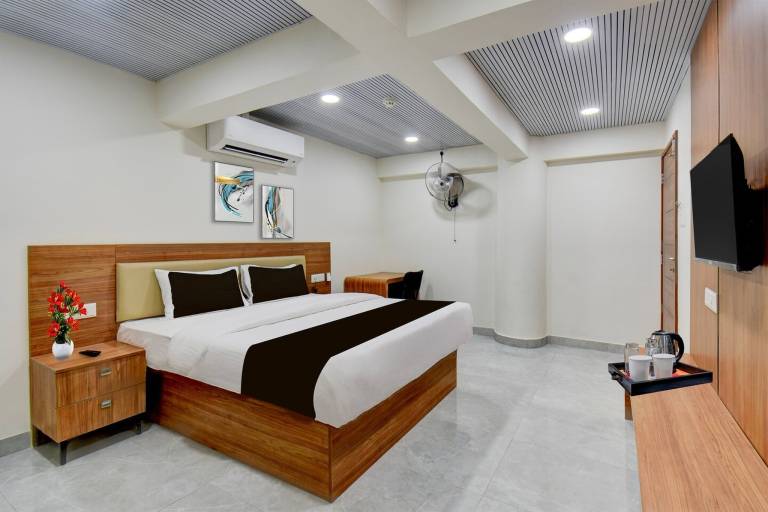 Collection O Pune Kasarwadi Railway Station