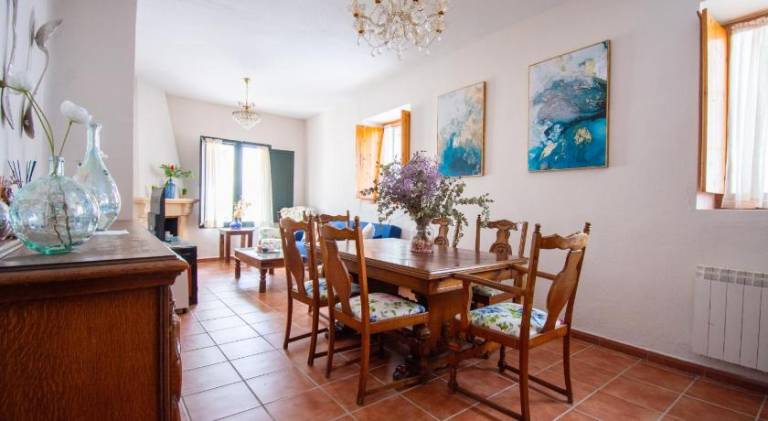 Holiday apartment with garden, patio & pool — photo 5