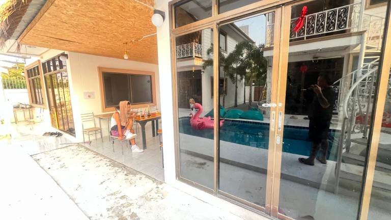 Holiday apartment with jacuzzi, garden & pool | Suitable for remote work — photo 5