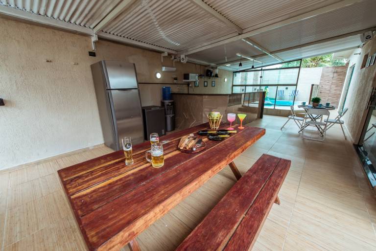 House with private pool, patio & barbeque — photo 4