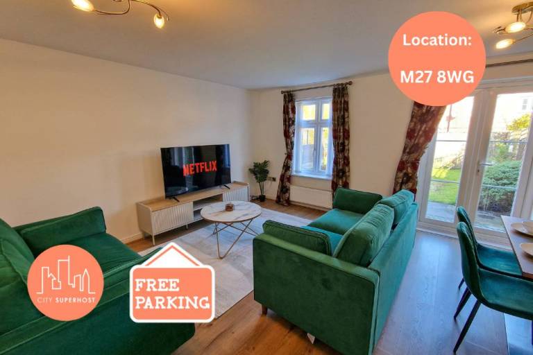 City SuperHost Pendlebury House Free Parking