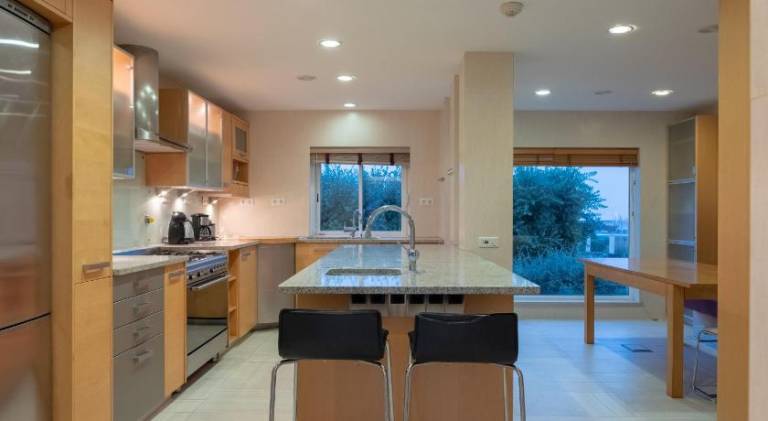 Fully equipped big villa with garden, barbeque & private pool | Next to the beach | Perfect for remote work | Pets allowed — photo 4