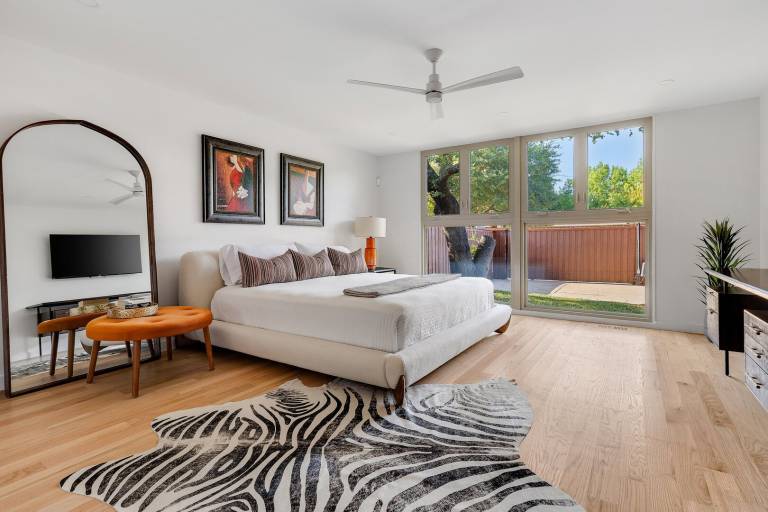 Child-friendly house with yard | Pet-friendly — photo 5