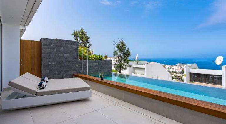 Fully equipped ample apartment with private pool & terrace | Dogs allowed — photo 4