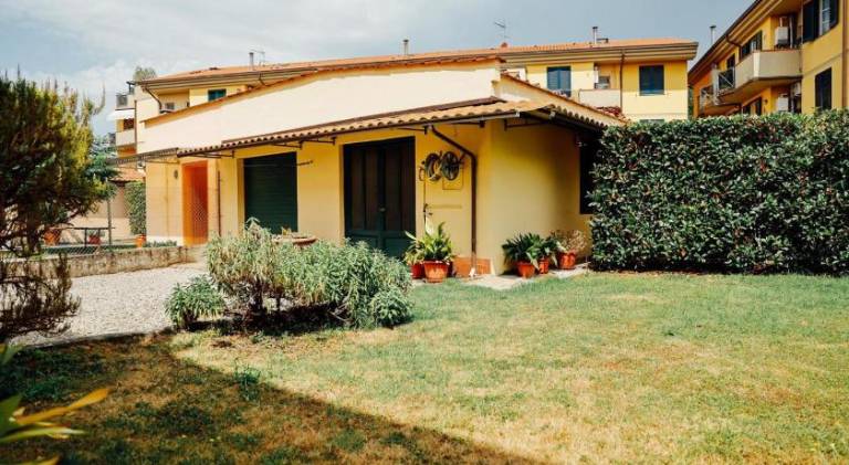 Villa with 1 room for 5 persons — photo 4