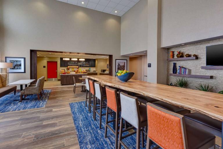 Hampton Inn and Suites Wells — photo 3