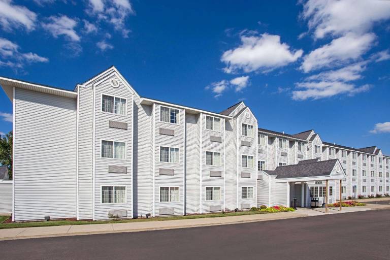 Microtel Inn & Suites by Wyndham Holland — photo 5