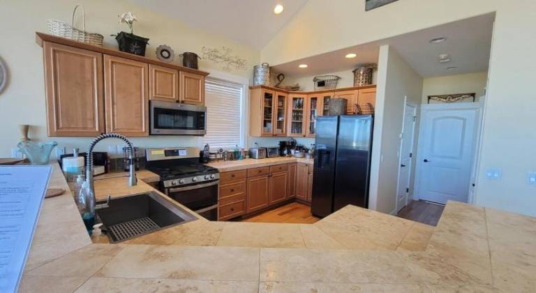 Vacation home with jacuzzi — photo 5