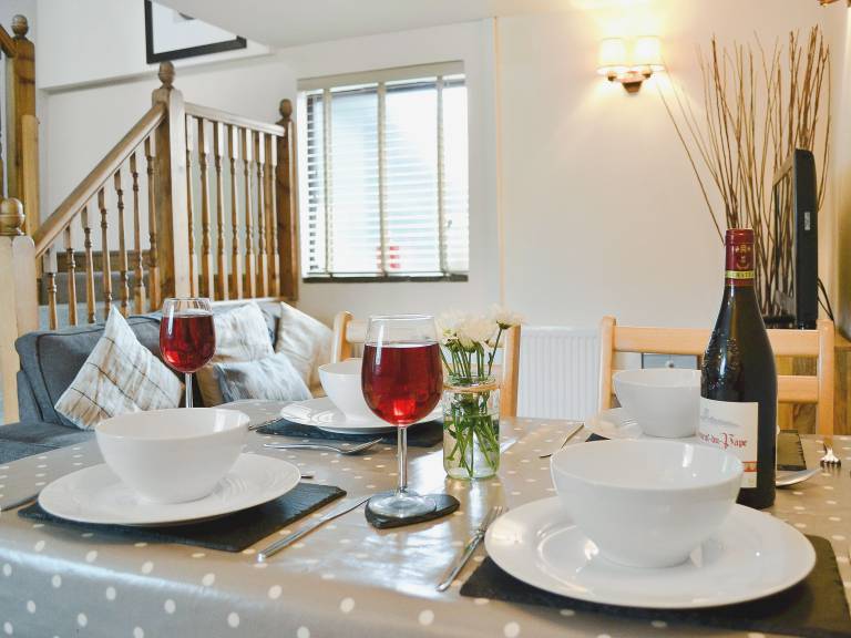 Cottage with barbeque & garden | River view — photo 3