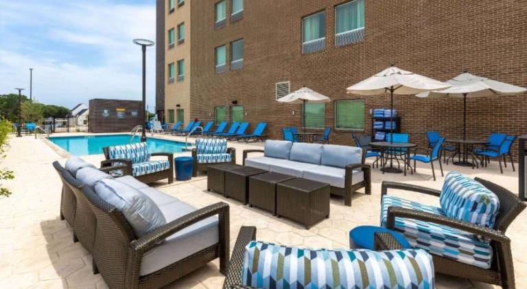 La Quinta Inn & Suites by Wyndham Round Rock near Kalahari — photo 4