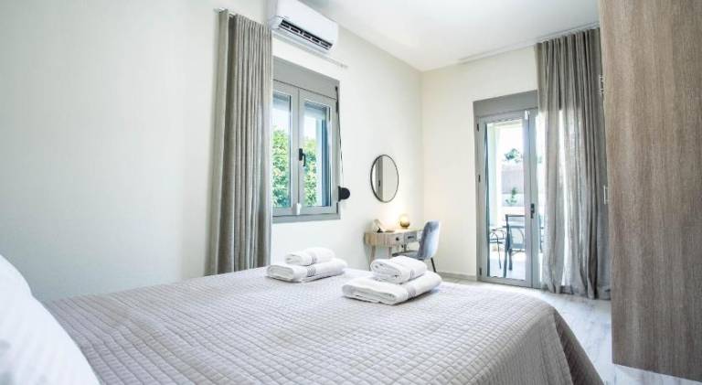 Wonderful rental apartment with pool, patio & garden | Pet-friendly in Platanias