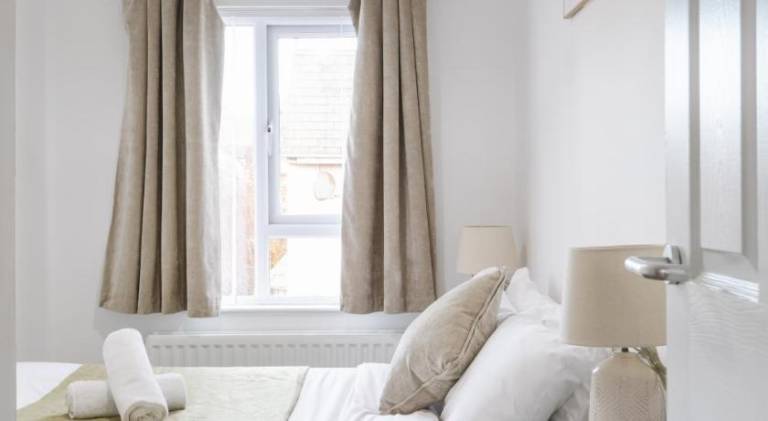 Luxurious 3 Bedroom Home in Belfasts Trendy Lisburn Road Sleeps 6 Modern & Spacious in Belfast