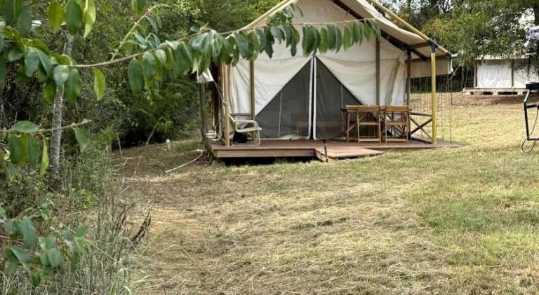Tent with 1 room for 2 persons in Denison, TX
