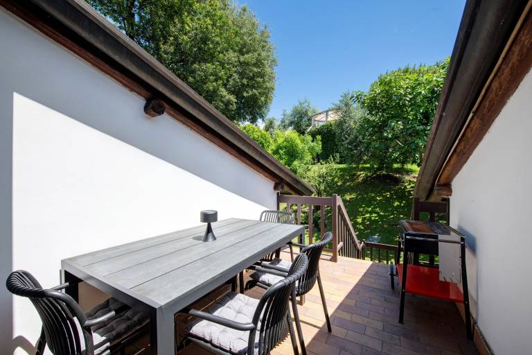 Beautiful holiday apartment with terrace, yard & BBQ | Garden view | Pets are welcome — photo 2