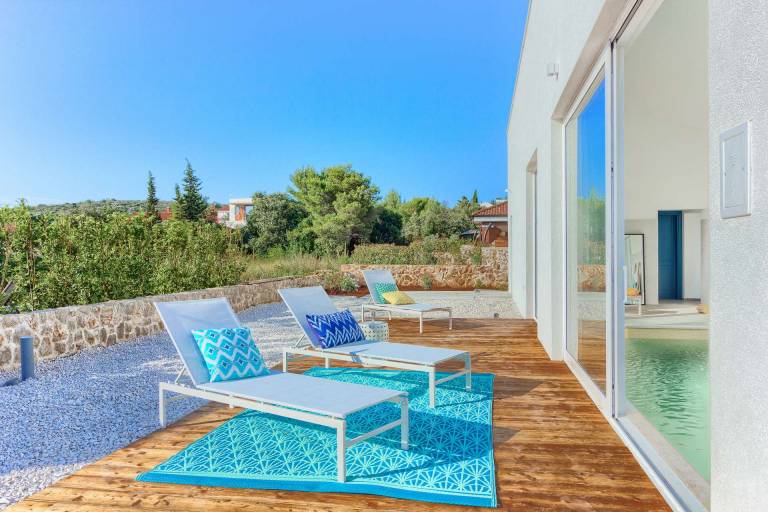 Villa Joyful Living - with 4 bedrooms and an indoor pool, minutes away from the beach by MyWaycation — photo 4