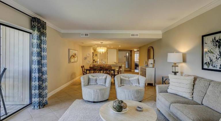Ample villa | Pet-friendly — photo 2