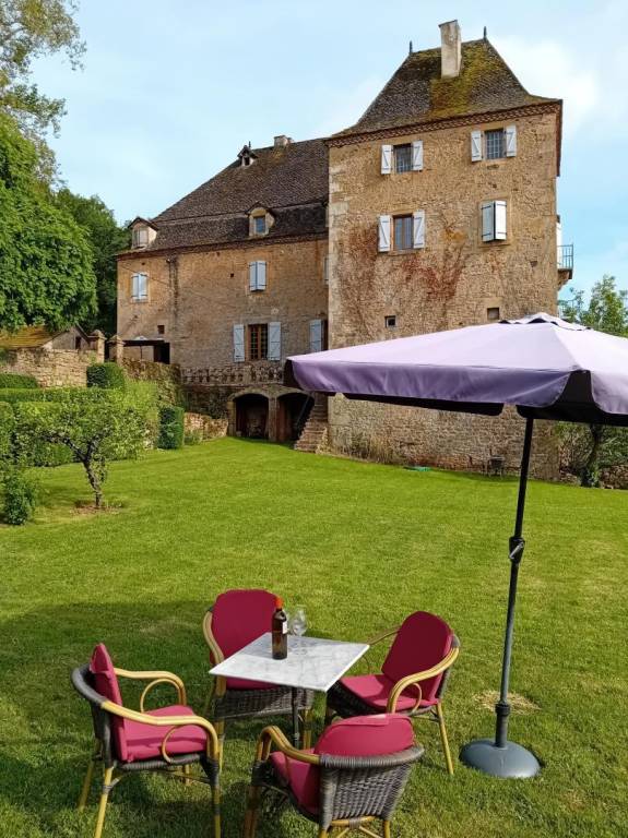 Pleasant gite with BBQ, patio & yard | Dogs allowed — photo 3