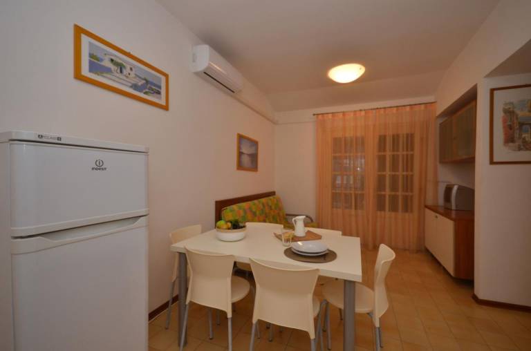 Lovely rental apartment with terrace & pool | Pet-friendly — photo 5