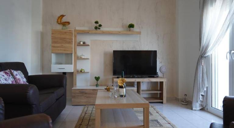 Holiday apartment with patio — photo 2