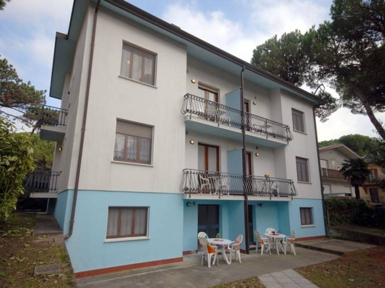 Rental apartment with yard | Garden view — photo 2