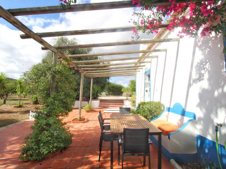 Cottage with garden, pool & barbeque — photo 4