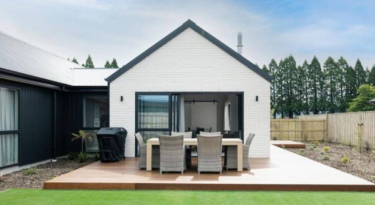 200 m&sup2; Ferienhaus