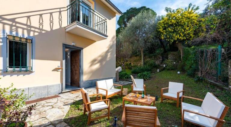 Villa with pool — photo 4