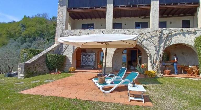Villa with yard, barbeque & private pool — photo 2