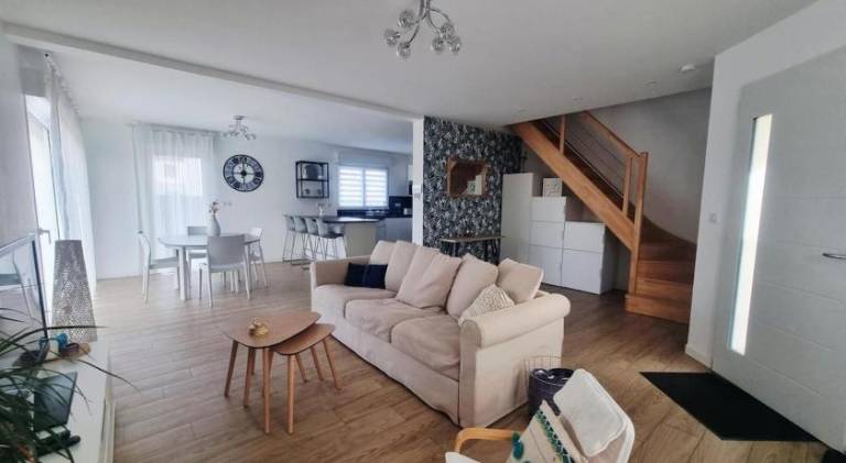 Fully equipped villa with BBQ, garden & patio | Pet-friendly — photo 2