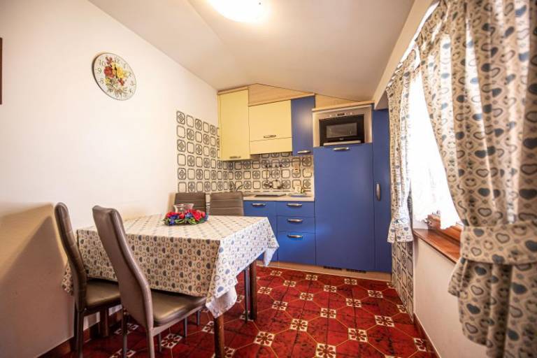 Fully equipped charming rental apartment with grill & garden | Close to the ski | Pets allowed — photo 2