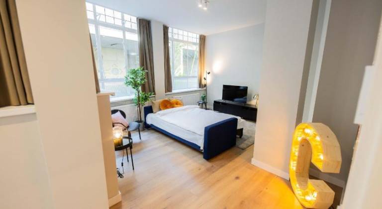 Beautiful serviced apartment | Next to Erasmusbrug | Pets allowed — photo 2