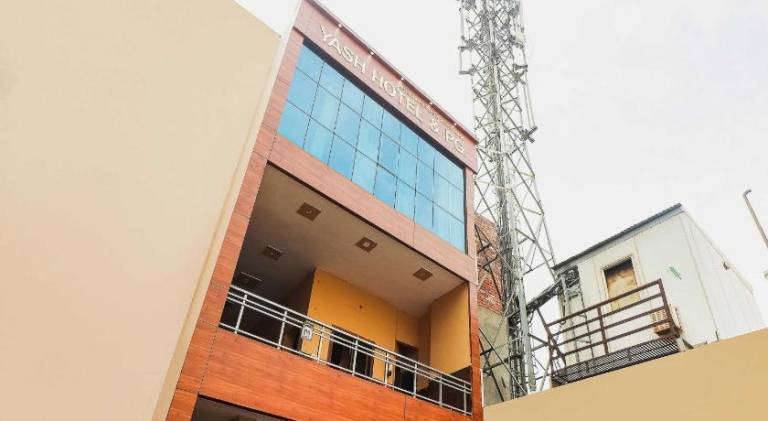 Hotel O 807756 Yash Hotel
