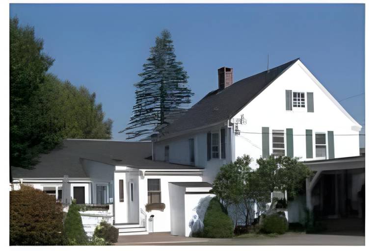 Cedar Crest Inn in Camden, ME
