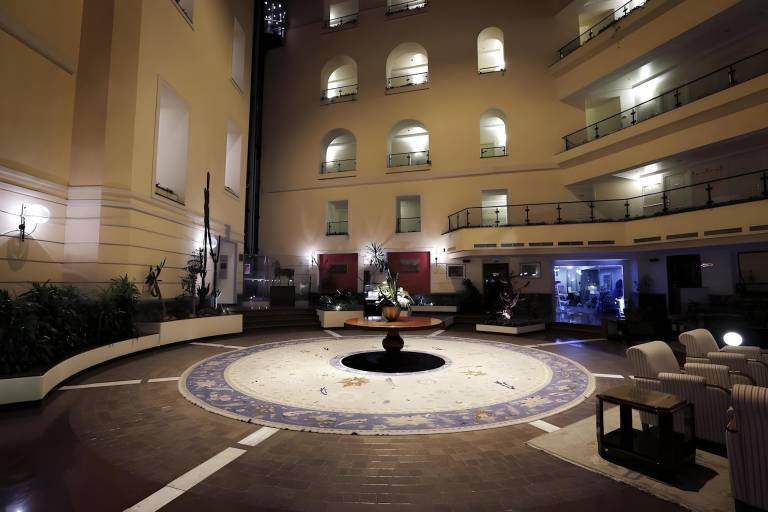 Grand Hotel Yerevan - Small Luxury Hotels of the World — photo 4