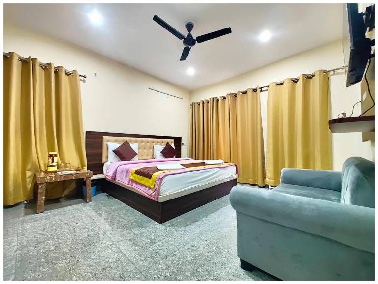 Goroomgo The Sunlight Hotel & Restaurant Bhimtal in Bhimtal