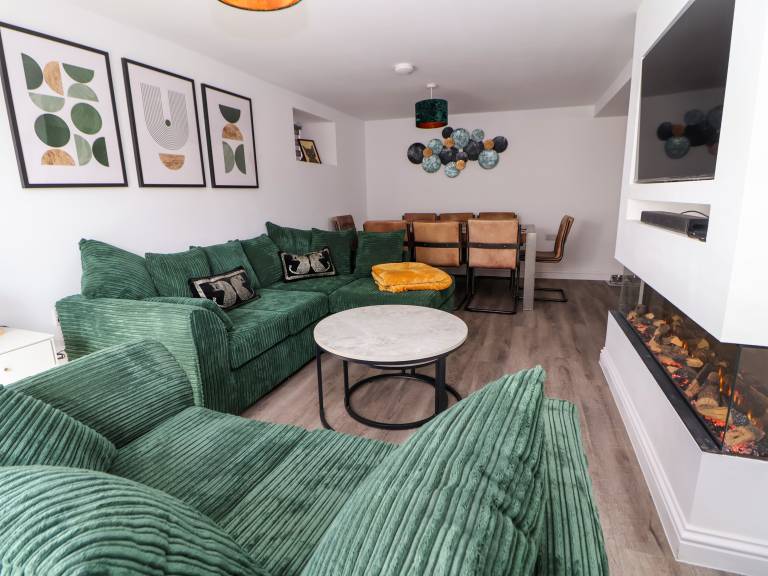 Children-friendly lovely cottage with yard & hot tub | Beach view | Pets are welcome — photo 4