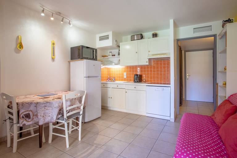 Holiday Apartment "Stomolocation" with Private Terrace, A/C & Wi-Fi — photo 4